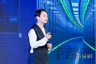 刺激打扑克摇床又疼又叫：“扑克激战：摇床上的紧张对决”-1