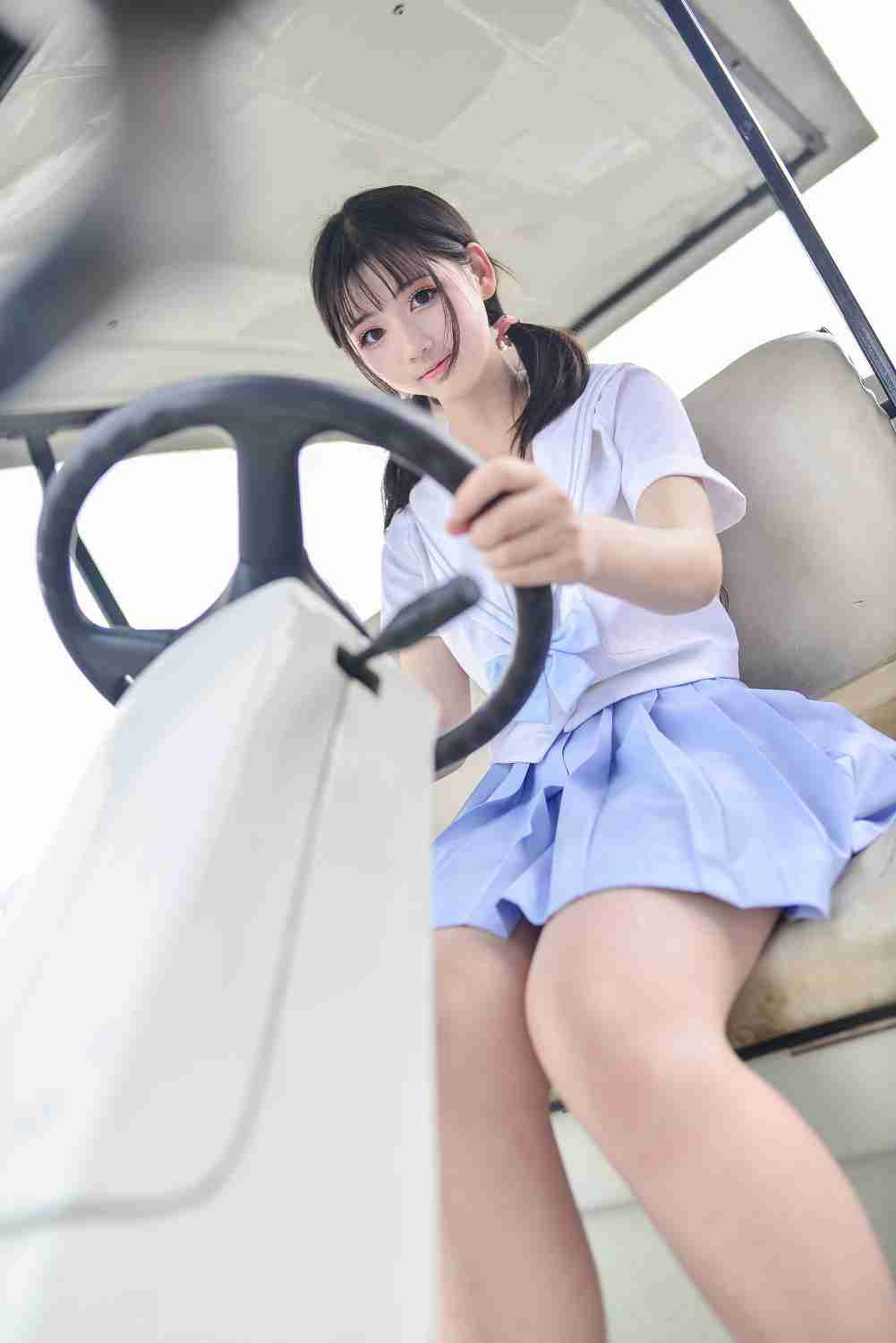 里漫画,时空绘卷：漫画与游戏的创意交响-1