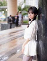 国色天香咔一咔二：“双色芳华：咔一咔二的绝美绽放”-1